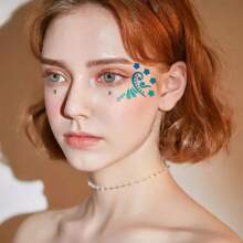 مجموعة 16 قطعة من القوالب لرسم الوجه للحفلات التنكرية والكوسبلاي والمناسبات - قوالب PET قابلة لإعادة الاستخدام للفن والديكور والتجميل والحرف البسيطة - قابلة للغسيل للألوان المائية والأحجار والرسم على الورق والقماش والمزيد، مناسبة للعودة للمدرسة، لوازم مدرسية