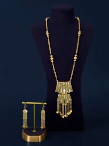 1 Conjunto de Acessórios Femininos Incluindo Colar e Brincos, Adequado para Países do Golfo, etc. O Estilo é Simplicidade, Doce, Exagerado e Retrô, com Destaque para o Cobre Dourado, Fashion, de Alta Qualidade e Atmosférico. Adequado para Passeios, Encontros Casuais, Encontros Diários, Presentes de Natal e Outros Festivais, Namorada, Pais