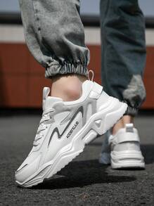 Chaussures de sport casual extérieures confortables et respirantes pour hommes, style de rue quotidien en noir et blanc, patchwork  PU, Baskets basses de course à semelle épaisse, tailles grandes, pour toutes les saisons