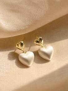 1 par de pendientes en forma de corazón sencillos para damas, pendientes colgantes de color dorado adecuados para uso diario, festivales y regalo del Día de San Valentín