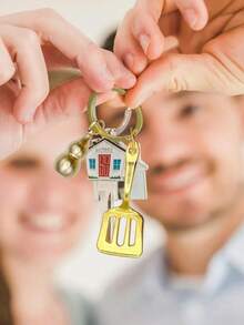 1pc Mini Gold Trowel Keychain With Trowel Pendant & Small Bottle Pendant - one-size - View 2