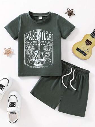 Conjunto de ropa informal y elegante para niño joven de 2 piezas con camiseta de manga corta y pantalón corto con estampado gráfico de guitarra, ropa cómoda para niños de verano