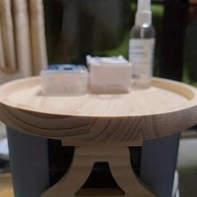 1入組竹纖維沙發扶手托盤，不織膜黏合材料，聖誕節禮物，穩固且便攜咖啡桌適用於狹小空間，具有自動鎖定機制的TV托盤，非常適合在沙發上用餐和吃小食品