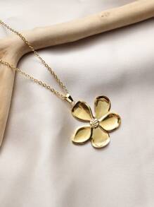 1pc French Vintage Style Stainless Steel 18K Gold Plated Metal Statement Necklace With Large Shiny Flower Pendant, Suitable For Women's Parties And Gifts Valentines