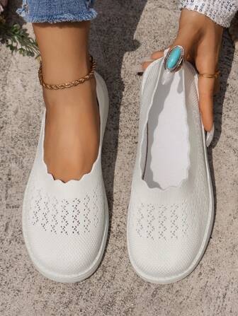 Women's Low Vamp Mesh Slip-On Comfortable And Breathable Casual Shoes