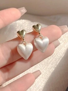 1 par de pendientes en forma de corazón sencillos para damas, pendientes colgantes de color dorado adecuados para uso diario, festivales y regalo del Día de San Valentín