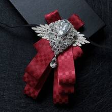 男士蝴蝶領結，搭配人造寶石，適合英式夜總會、新郎跟婚禮派對、正式裝襯衫和西裝，提供多種顏色：海軍、紅色、黑色、酒紅、卡其色、灰色、藍寶石和紫色。 - 彩色 - 查看 5
