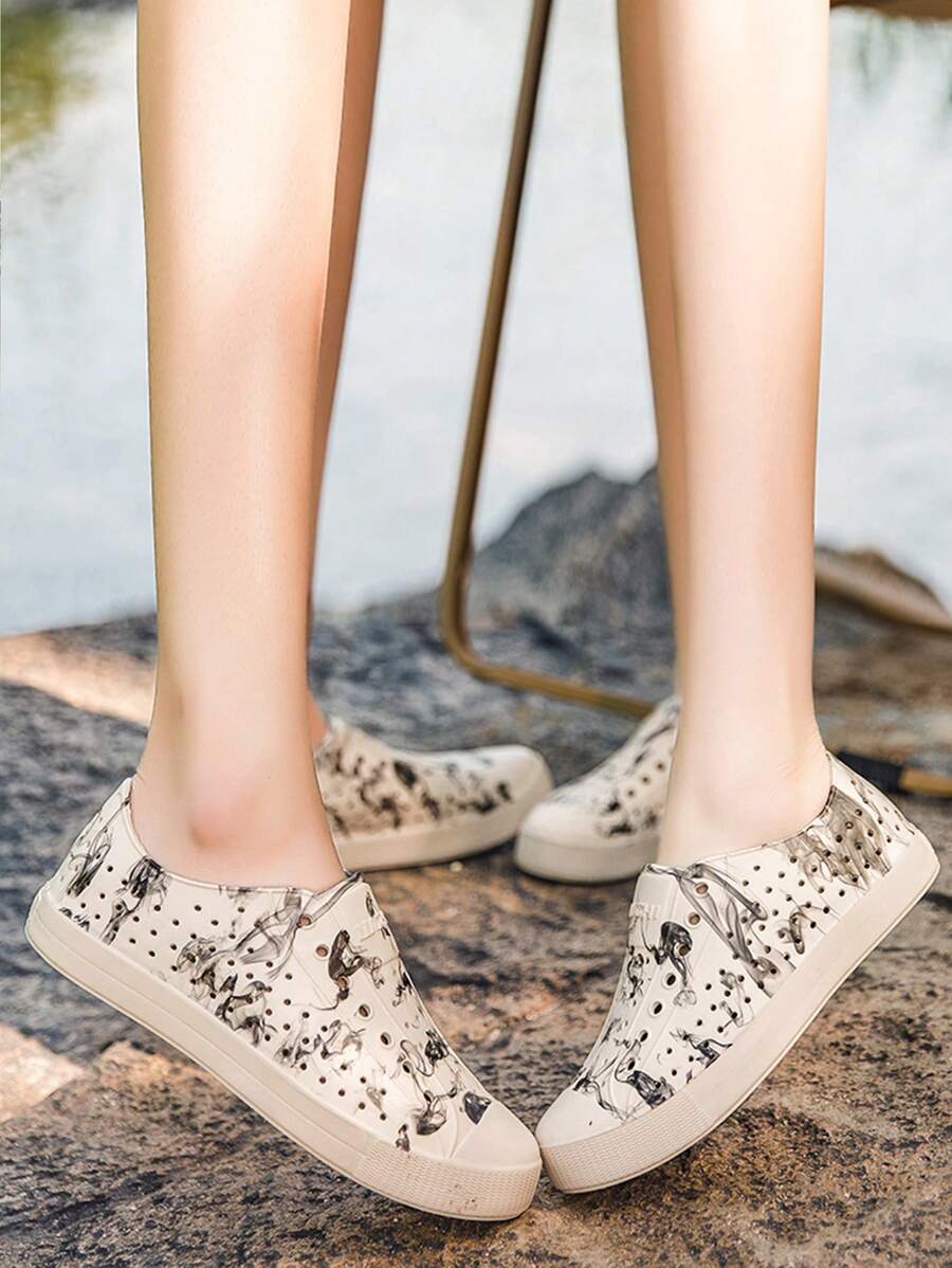 女士印花镂空透气休闲凉鞋，舒适百搭度假沙滩鞋，雨天晴天时尚，情侣款，多种选择 - 黑與白 - 查看 1