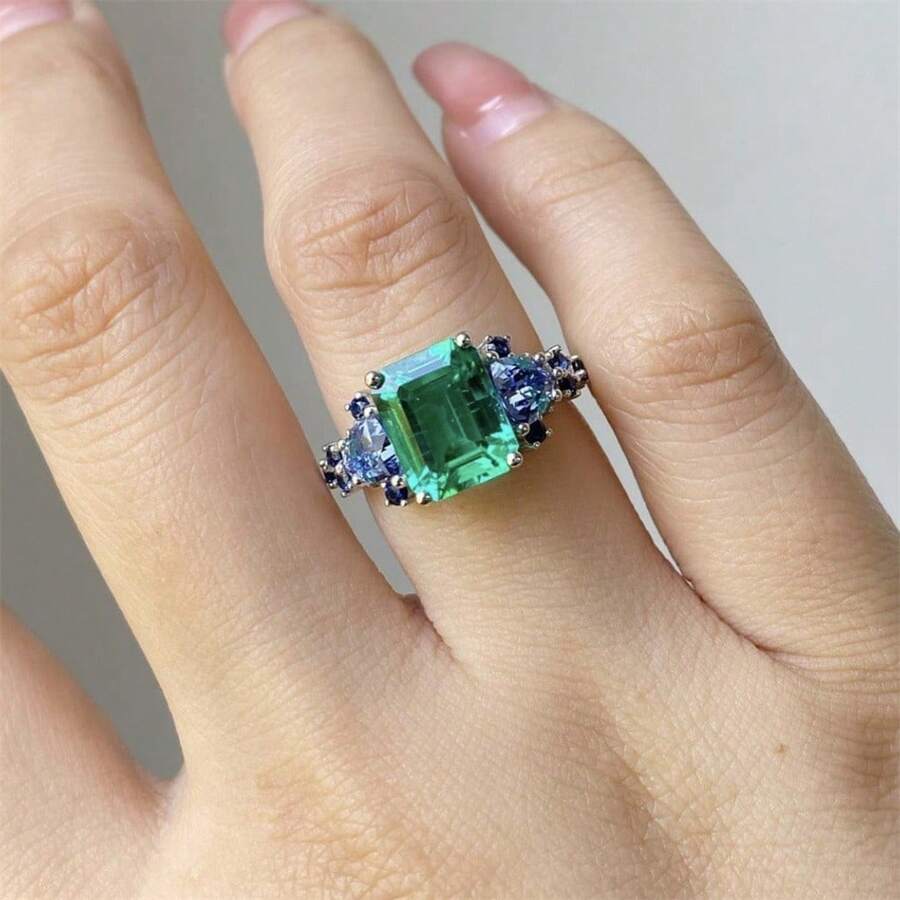 1pc Women's Luxurious Platinum-Color Green Gemstone Inlaid Ring - Silver - View 1