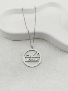 1 pieza Collar de moda personalizado y redondo con monograma hueco del nombre inicial para hombres y mujeres - color plata