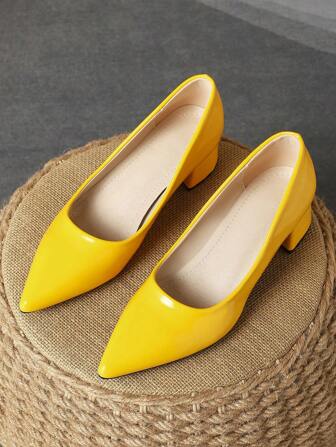 Zapatos de tacón bajo con puntera en punta color verde de moda con textura de piedra azul claro, con tacón de color melocotón para vacaciones, compras, actividades al aire libre, rojo, amarillo, retro, casuales y versátiles, con sensación de alta gama, zapatos negros