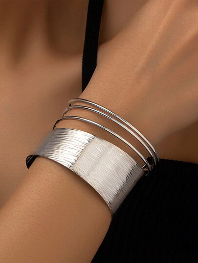 1 pieza Brazalete abierto personalizado y lujoso en forma de C, semi hueco para mujeres