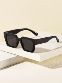 1 件女士经典方框潮流时尚百搭黑色时尚眼镜适合日常外出和装扮使用 - 黑框灰片 - 查看 2