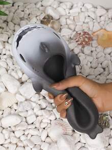 Chanclas de tiburón negras y grises nuevas para mujeres, con gradiente de pareja, lindas caricaturas, zapatillas suaves y ligeras de EVA antideslizantes para interior/exterior, para hombres y mujeres de estilo europeo y americano, cómodas, tamaño grande - Negro - Ver 2