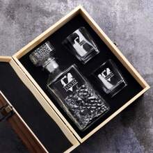 Juego de Decantador de Whisky Personalizado con Caja de Madera, Regalos para Padrinos de Boda, Decantador y Vasos Personalizados, Regalo para el Mejor Hombre, Vasos de Whisky, Regalo para Hombres, Decantador Personalizado Multifuncional, Ahorra Espacio, Reutilizable para Aniversarios, Día de San Valentín, Día de la Madre, Cumpleaños, Día del Niño, Día del Padre, Graduación, Bodas, Decoración de Cumpleaños, Multifuncional, Exquisito, Elegante, de Alta Calidad, Único, Día de San Valentín, Bodas, Inauguración de la Casa - color transparente - Ver 7