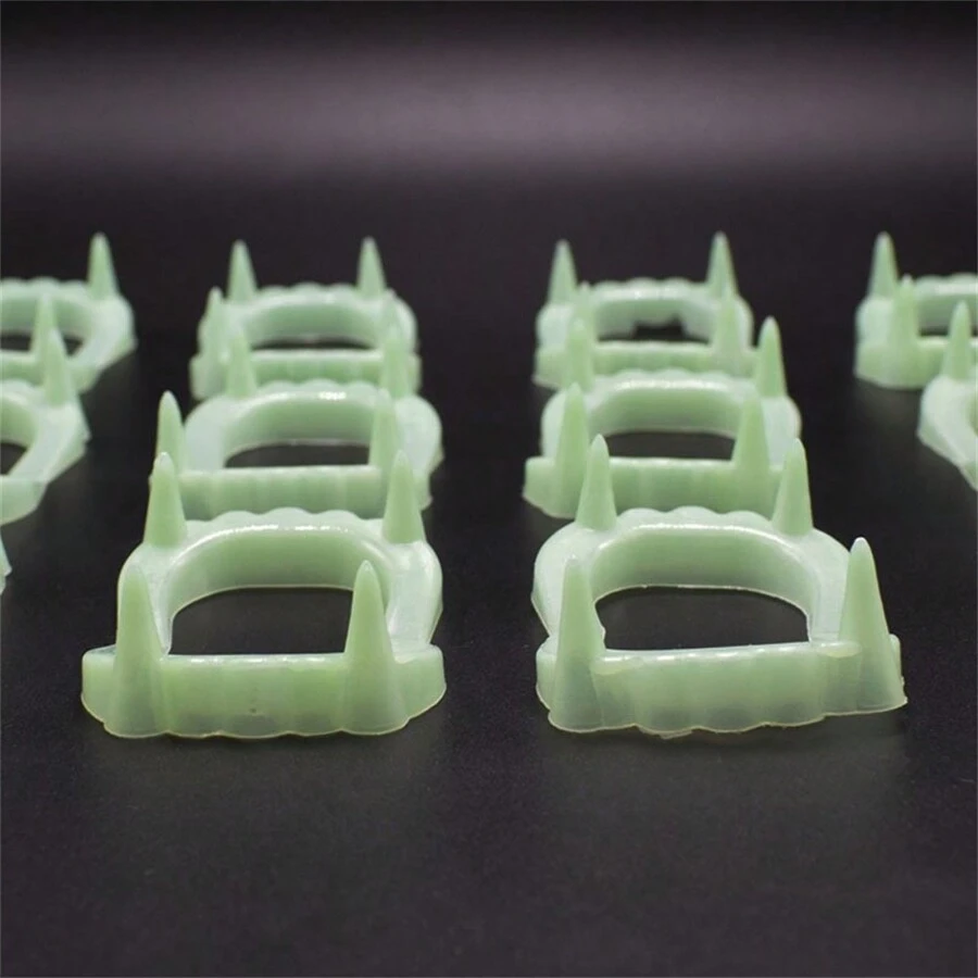 1pc Fake Zombie Vampire Teeth Luminous Prank False Teeth Novelty Halloween Cosplay Makeup - Green - View 1