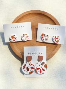 1pair Women's Maple Leaf, Fallen Leaf & Dead Leaf Printed Terracotta-Like Round Acrylic Earrings/Studs, Swinging In The Wind