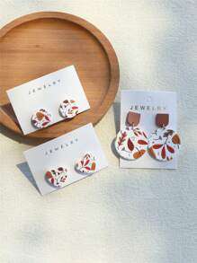 1pair Women's Maple Leaf, Fallen Leaf & Dead Leaf Printed Terracotta-Like Round Acrylic Earrings/Studs, Swinging In The Wind