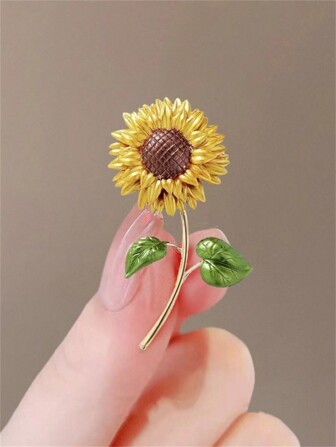 1pc Ladies' New Summer Sunflower Brooch, Inlaid With Rhinestones, Elegant Lapel Pin For Winning A Suit Decoration Badge Dress Accessories Pin For Clothes Bag Charm Backpack For School Office Accessories Shirts Jacket Jewelry Christmas Halloween Clothes Pin Funny Cute Teacher Gifts