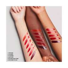MAC Lustreglass Sheer-Shine Lipstick - 屈服於梅花(深冷紫) - 查看 6