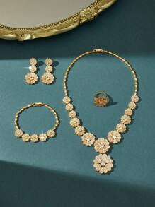 Set de joyas de 4 piezas con diseño triangular en color oro rosa con circonita, incluyendo collar, pulsera, aretes y anillo, adecuado para Oriente Medio, Arabia Saudita. Regalo de lujo para novia, fiesta, accesorio de vestido de boda