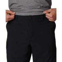 Columbia Boyfriend Style Men's Eaglecrest Performance Cargo Shorts - Black - View 5