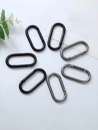 4 pièces Porte-clés style simple, anneau porte-clés en alliage d'aluminium métallique, porte-clés mousqueton de forme ovale, convient pour suspendre une corde, accessoires de collection de clés, accessoires de voiture, breloques de sac à dos pour l'école, lettres mignonnes gothiques Y2k