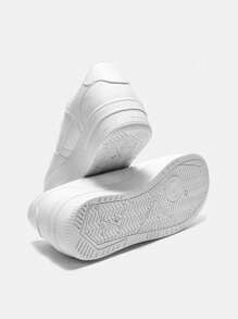 New Fashion Spring And Autumn Casual Sports Shoes, Thick Soled Elevator Sneakers For Teens And Skateboarding, White