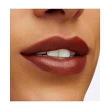 MAC Lustreglass Sheer-Shine Lipstick - 我應得的(深暖棕色) - 查看 4