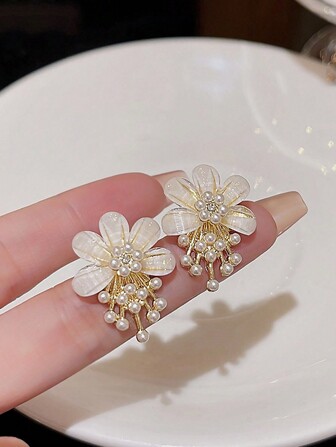 1pair Simple & Elegant Flower Pearl Stud Earrings