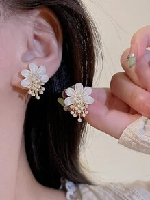 1對簡約優雅花朵珍珠耳釘 - 彩色 - 查看 1