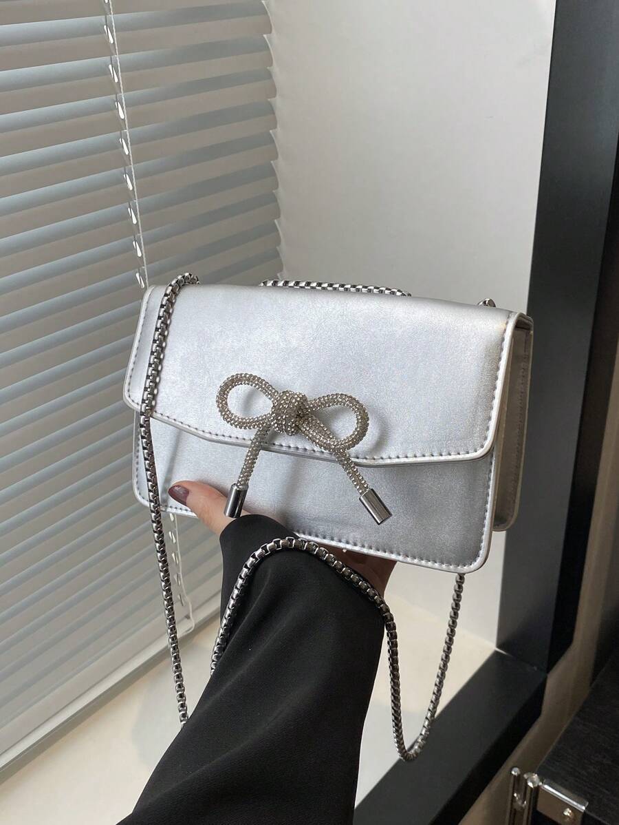 迷你时尚纯色可爱蝴蝶结小方包带链条单肩包，适合逛街，钱包，逛街，年轻女性，大学生，新人，白领。非常适合办公室，大学，工作，商务，通勤，户外，旅行和郊游 - 銀色 - 查看 1