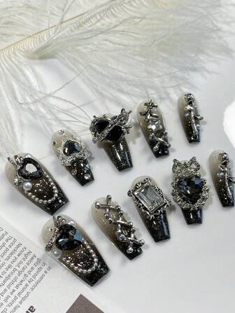 十棺精致渐变暗黑系甜美酷炫纯手工美甲贴片，黑色系大钻，钢球链，适合女性日常生活、生日派对、生日聚会按压式美甲用品美甲