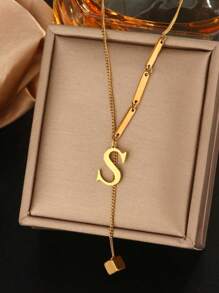 Collar dorado con colgante de borla minimalista de moda con letra de cubo de 26 piezas con estilo europeo y americano INS para mujer, hecho de acero inoxidable con baño de 18K, antidesvanecimiento, adecuado para uso diario y de festival en verano