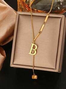 Collar dorado con colgante de borla minimalista de moda con letra de cubo de 26 piezas con estilo europeo y americano INS para mujer, hecho de acero inoxidable con baño de 18K, antidesvanecimiento, adecuado para uso diario y de festival en verano