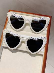 1 Kính mát hình trái tim mới cho nữ thời trang trang trí ngọc trai giả phong cách đám cưới thiết kế kính màu trơn 'BRIDE TOBE' chữ trang trí kính râm đen quà tặng kỷ niệm 'VỪA KẾT HÔN', phụ kiện đi biển Halloween cho phụ nữ kính râm cơ bản trang phục mùa thu đông cho phụ nữ quần áo công sở giản dị quà tặng cho kỳ nghỉ bãi biển mùa hè, ngoài trời, du lịch - Nhiều màu - Xem 3
