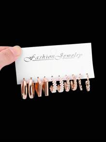 24 件仿珍珠心形耳环女士耳饰套装适合日常使用随机发货黑色或白色情人节卡片