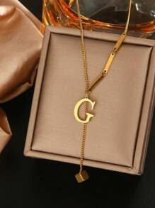 Collar dorado con colgante de borla minimalista de moda con letra de cubo de 26 piezas con estilo europeo y americano INS para mujer, hecho de acero inoxidable con baño de 18K, antidesvanecimiento, adecuado para uso diario y de festival en verano