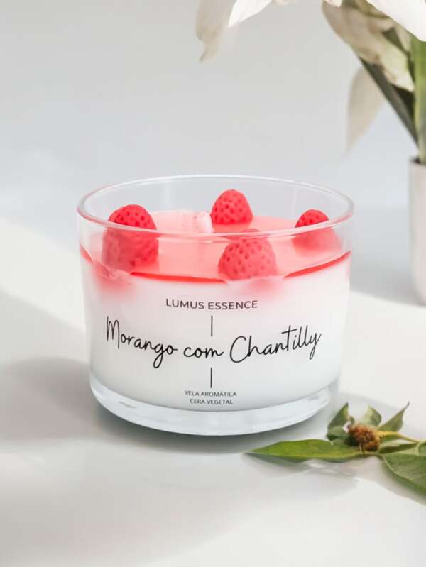Vela Aromática Perfumada de Morango com Chantilly 120gr