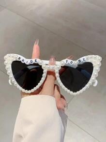 1 Kính mát hình trái tim mới cho nữ thời trang trang trí ngọc trai giả phong cách đám cưới thiết kế kính màu trơn 'BRIDE TOBE' chữ trang trí kính râm đen quà tặng kỷ niệm 'VỪA KẾT HÔN', phụ kiện đi biển Halloween cho phụ nữ kính râm cơ bản trang phục mùa thu đông cho phụ nữ quần áo công sở giản dị quà tặng cho kỳ nghỉ bãi biển mùa hè, ngoài trời, du lịch - Nhiều màu - Xem 15