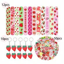 Juego de regalo de fiesta, 72 piezas, que incluye: Tarjetas de papel (50 piezas), Llaveros con forma de fresa (10 piezas), Pulseras con aplauso de PVC (12 piezas), Pequeños regalos para decoración de fiesta de vacaciones, Navidad