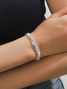 Conjunto de collar y aretes de cristal de plata para novia, conjunto de joyas de boda con collar de estrás, joyería de disfraz de baile de máscaras para mujeres y niñas (juego de 3 piezas - 2 pares de aretes y 1 collar) - Plateado - Ver 5