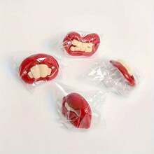 1pc Prank Lips Big Teeth & Buck Teeth Pacifier Toy For Dogs - Fun Pacific Shape Interactive Red Lip Toy For Playtime And Dental Health, Durable Material, Suitable For Small Breeds (Multiple Color Combinations, Random Color Delivery) - Multicolor - View 7