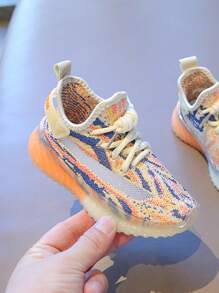 1雙中性兒童針織透氣網布休閒運動鞋，柔軟防滑果凍鞋底適合所有季節