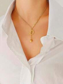 Collar dorado con colgante de borla minimalista de moda con letra de cubo de 26 piezas con estilo europeo y americano INS para mujer, hecho de acero inoxidable con baño de 18K, antidesvanecimiento, adecuado para uso diario y de festival en verano