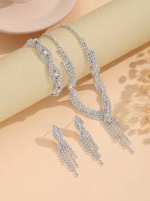 Conjunto de joyería de novia de plata con cristal - Conjunto de joyería de boda que incluye collar, aretes, gargantilla con strass y pulsera (set de 4 piezas - 2 aretes, 1 collar y 1 pulsera) para mujeres y niñas