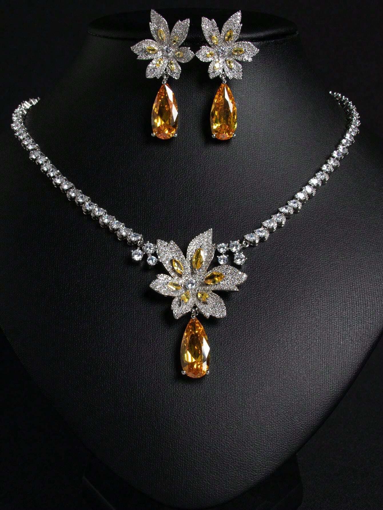 3 Pieces/Set Of Luxurious Diamond Crystal Jade Dazzling Earrings