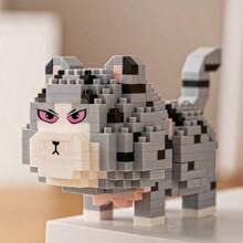 1 Conjunto de Blocos de Construção de Partículas Pequenas em ABS, Série Fofa de Animais de Desenho Animado com Cachorros e Gatos de Estimação Adoráveis como Huskies, Buldogues, Corgis, Gatos Laranja, Ragdolls, Siameses, Adequado para Volta às Aulas, Ano Novo, Páscoa, Dia dos Namorados, Aniversário e Outros Presentes para Feriados. Também pode ser usado para Decoração Caseira DIY Artística, Decoração de Sala de Estar Criativa e Artesanato Doméstico DIY. Adequado também para Dia dos Namorados, Ano Novo Chinês, Volta às Aulas, Blocos de Construção Interessantes, Pode Ser Usado como Decoração Doméstica Criativa, Blocos de Construção Desafio Interessante Mini, Exercitar Habilidades Manuais, Conjunto de Blocos de Construção, Decoração de Quarto Decoração DIY Criativa, Brinquedo DIY Brinquedos Educativos de Ciência, Conjunto de Blocos de Construção para Presentes de Adultos, Adequado para Presentes de Feriados, Aniversário, Páscoa, Dia das Mães, Dia dos Pais. Decoração de quarto