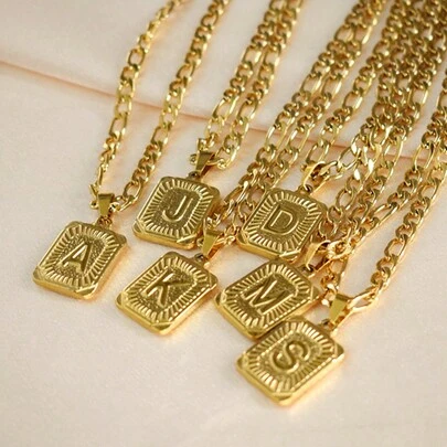 MECYLIFE 1入18K金鍍不鏽鋼方形首字母項鍊，附帶NK鍊