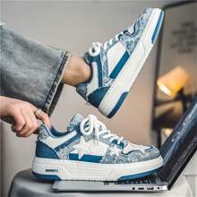 Men's Star Print Skate Shoes White Sneakers Fashion Running Shoes Outdoor Plus Size Sports Shoes Men's Running Shoes Casual Flat Shoes Suitable For Students Athletic Lace-Up Shoes